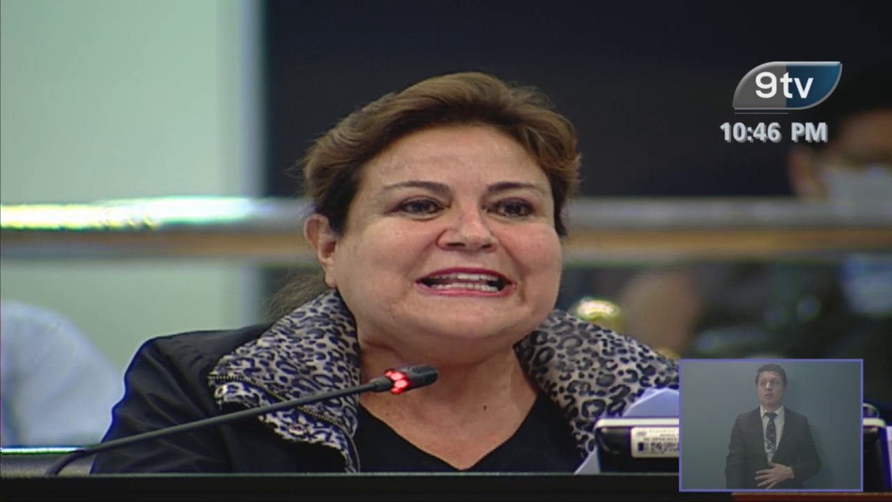 Margarita Escobar denuncia “violencia” por retiro de vallas ilegales con su fotografía margarita-escobar-denuncia-violencia-por-retiro-de-vallas-ilegales-con-su-fotografia
